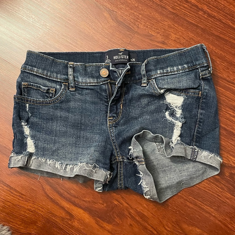 Hollister Low Rise Short Shorts